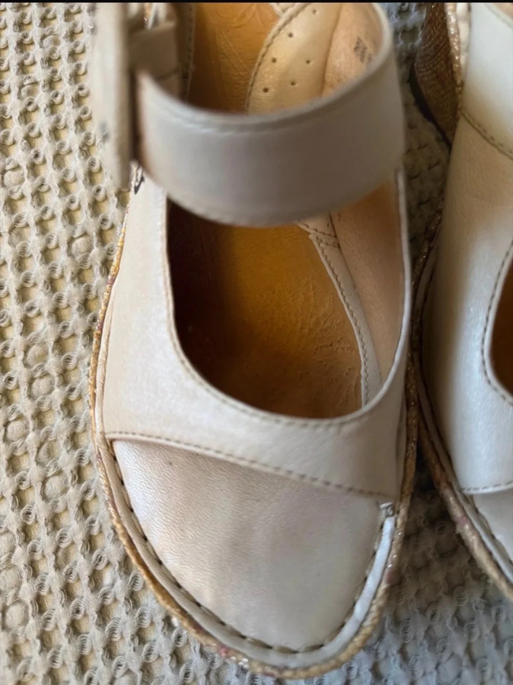 Born comfortable beige